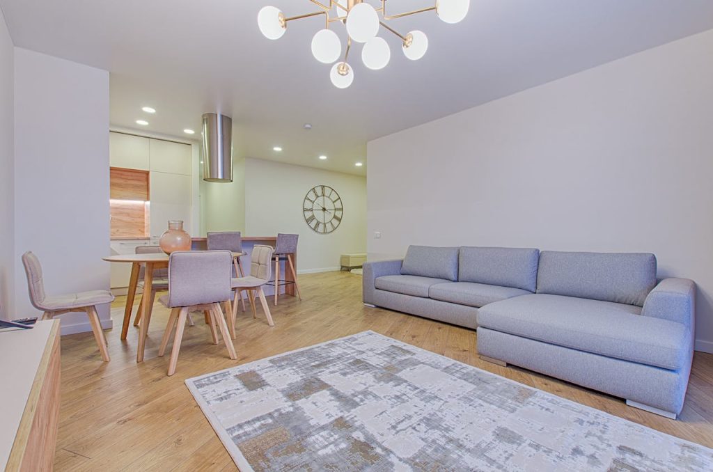 How to Stage a House for Sale While Living in It